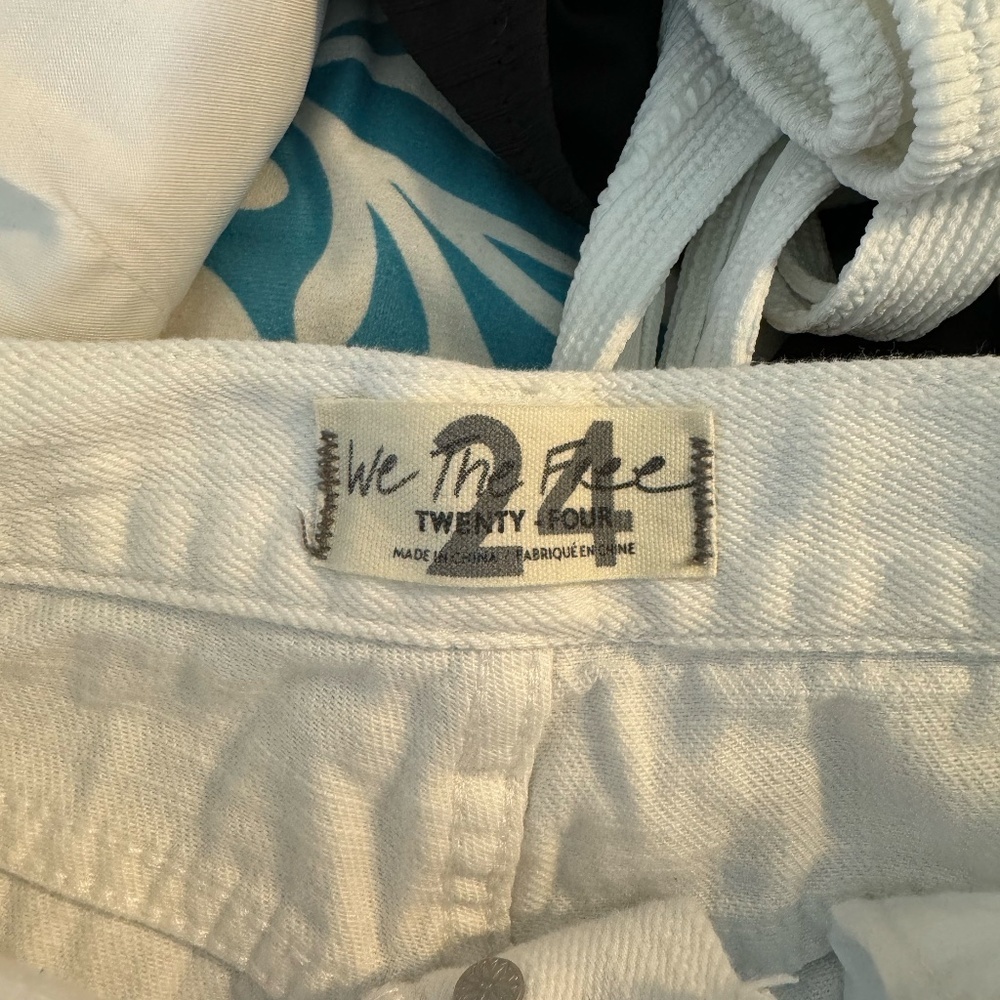 We The Free Loving Good Vibrations Cutoffs in White - Picture 4 of 4